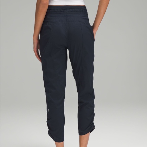 LULULEMON - Dance Studio Crop *25” - Picture 3 of 5